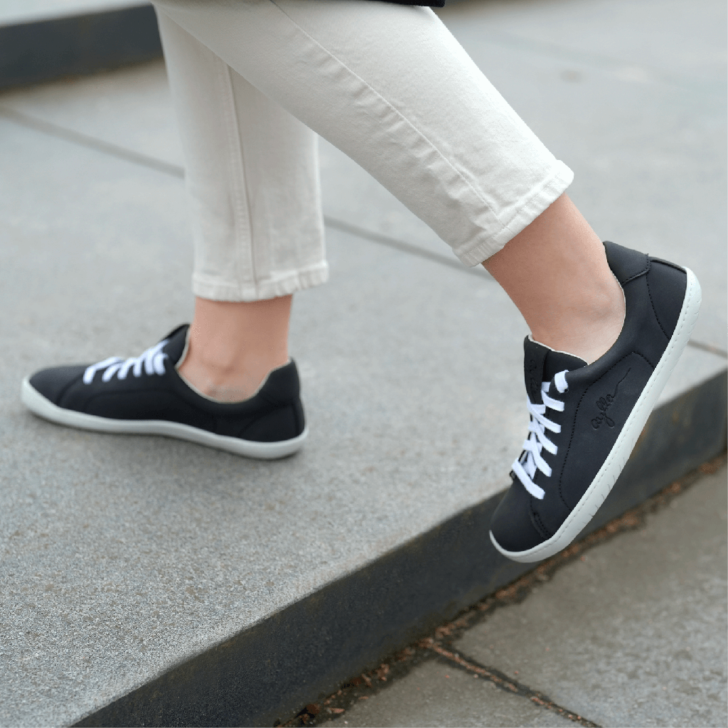 Aylla Keck  Men's Vegan Black/White